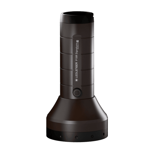 Linterna P18R Signature 4500 Lúmenes recargable