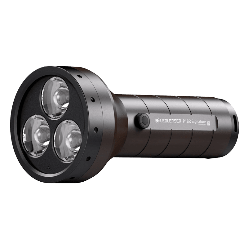 Linterna P18R Signature 4500 Lúmenes recargable