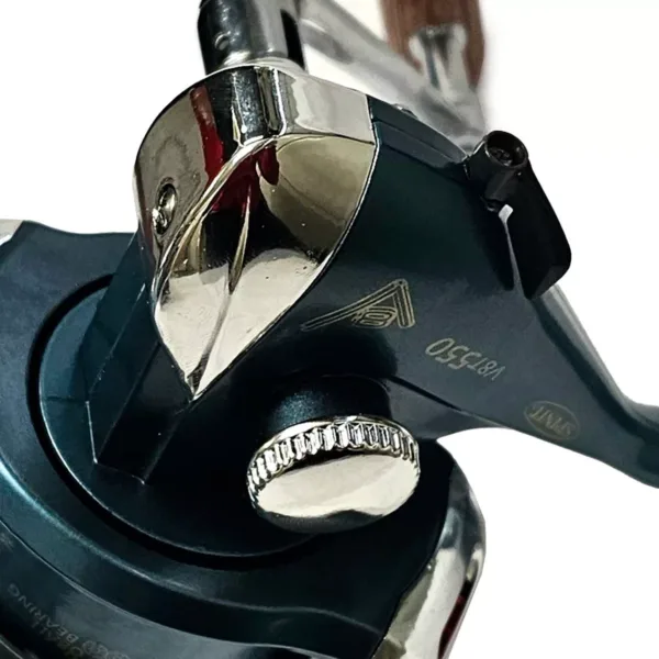 Reel frontal Titan V8 558 Variada - Imagen 4