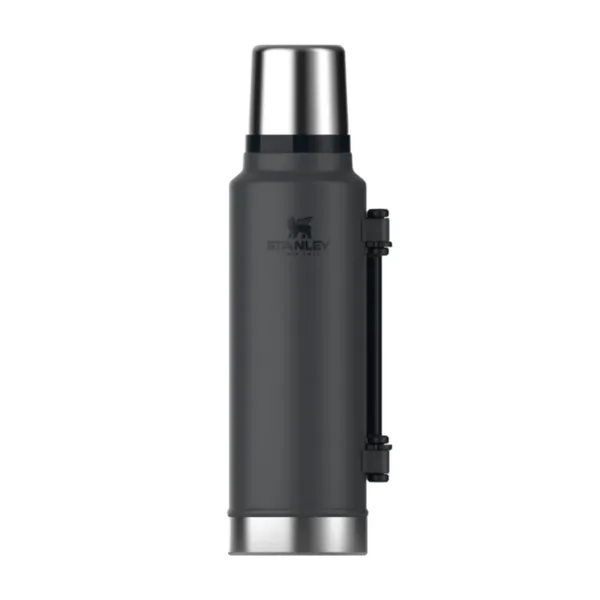 600403-TERMO-STANLEY-CLASICO-ASA-PLEGABLE-1.4L-NEGRO-2.0-03.jpg Termo Clasico 1.4 Lt. Asa Plegable 2.0 - Imagen 1