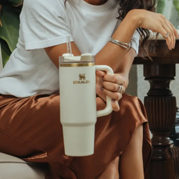 Vaso Termo QUENCHER 2.0 con tapa Flowstate 887 ml - Imagen 2