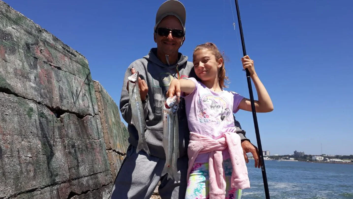 Pejerreyes en las escolleras de Mardel (un clásico del verano)