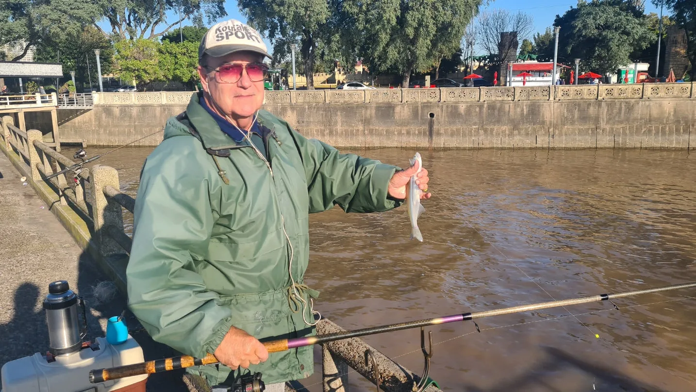 Pesca sutil en Costanera Norte